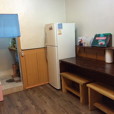 Backpackers In Jeju City Center Bagian luar foto