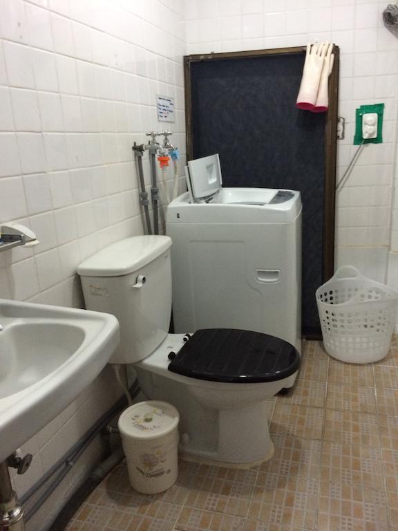 Backpackers In Jeju City Center Bagian luar foto