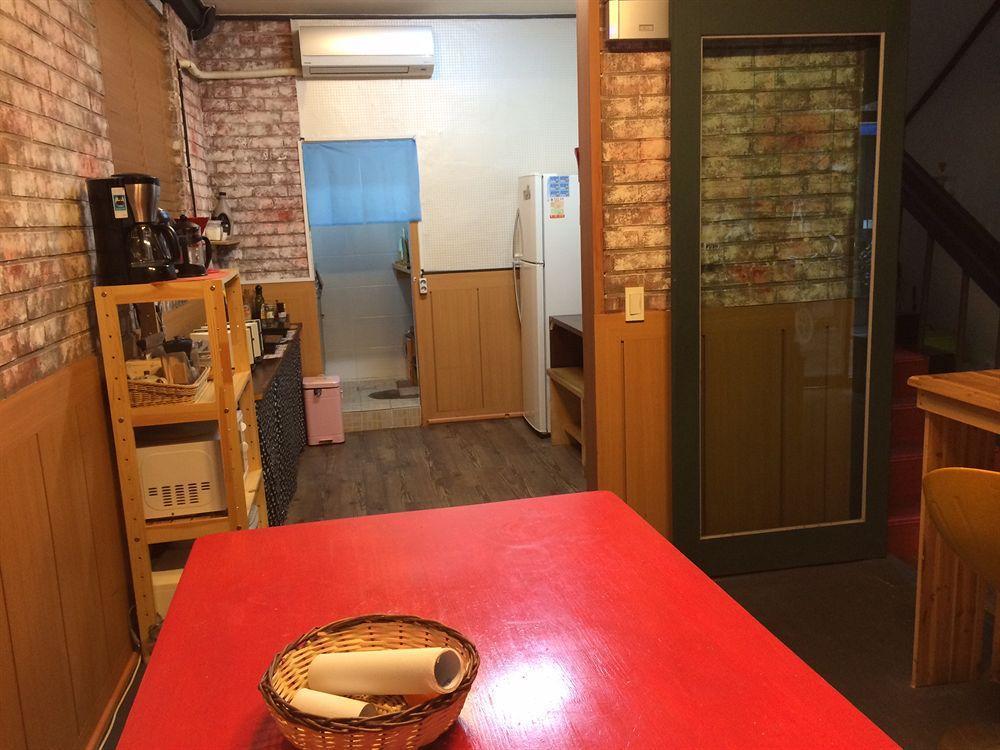Backpackers In Jeju City Center Bagian luar foto