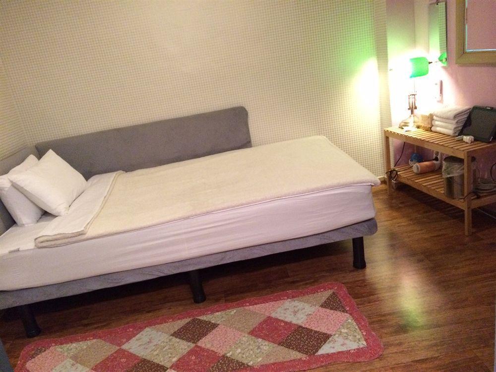 Backpackers In Jeju City Center Bagian luar foto