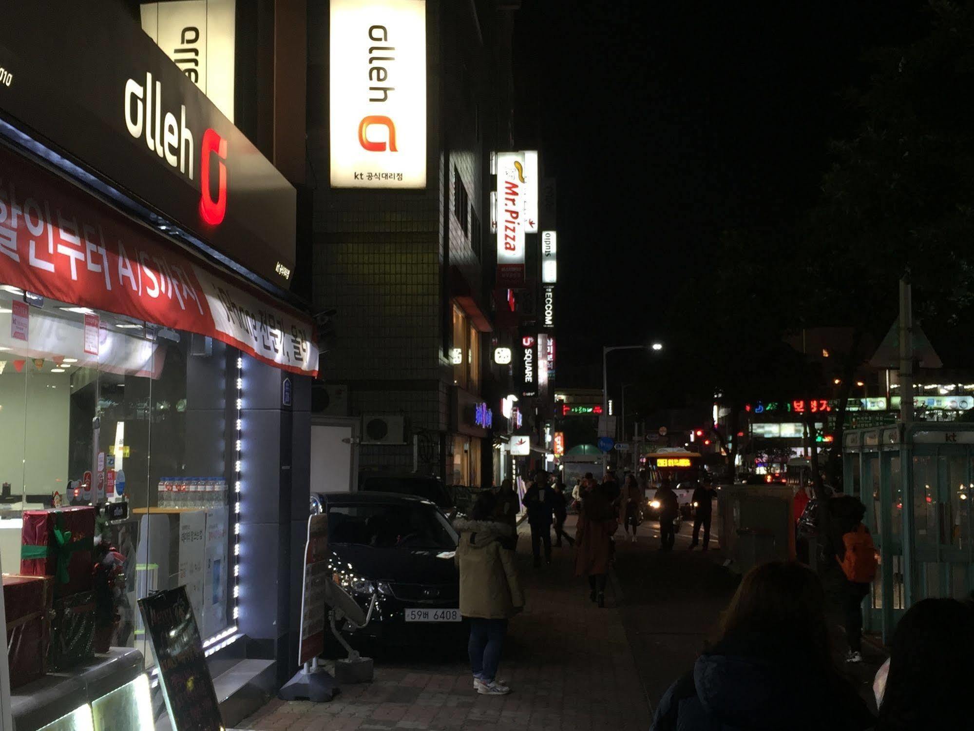Backpackers In Jeju City Center Bagian luar foto