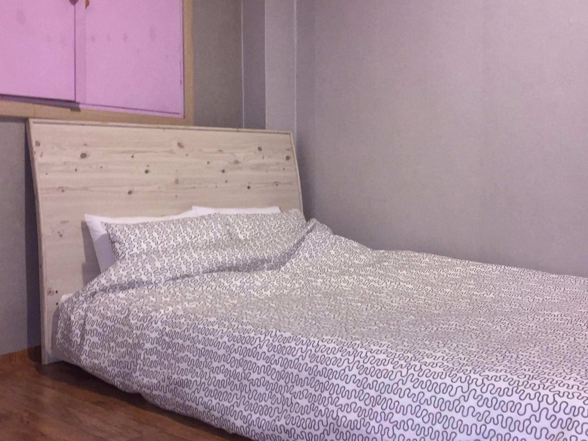 Backpackers In Jeju City Center Bagian luar foto
